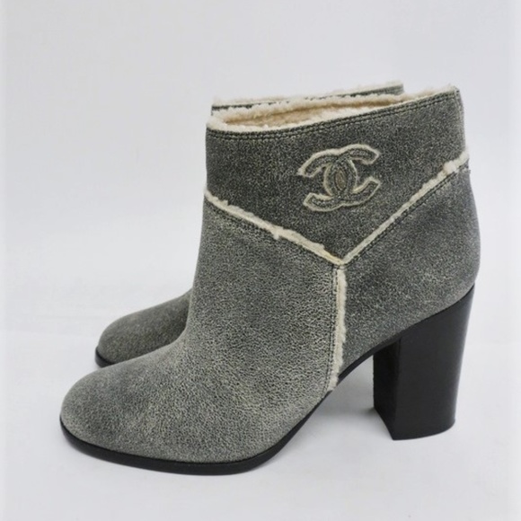 Chanel Shearling CC Ankle Boots Gray Distressed - Picture 5 of 8